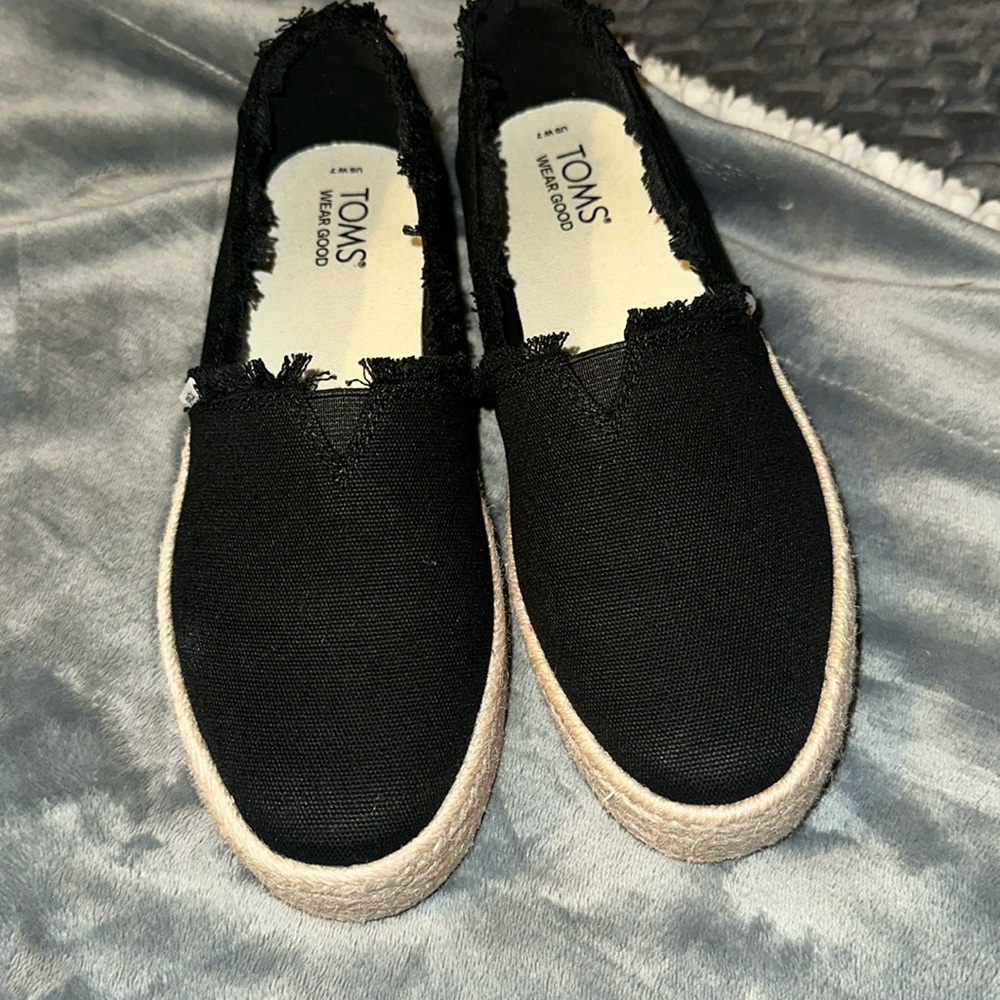 Black Tom’s platform espradilles never worn but no tag